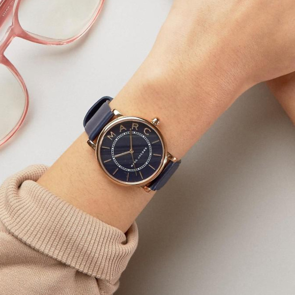 🆕 MARC JACOBS Classic Watch - Picture 2 of 8